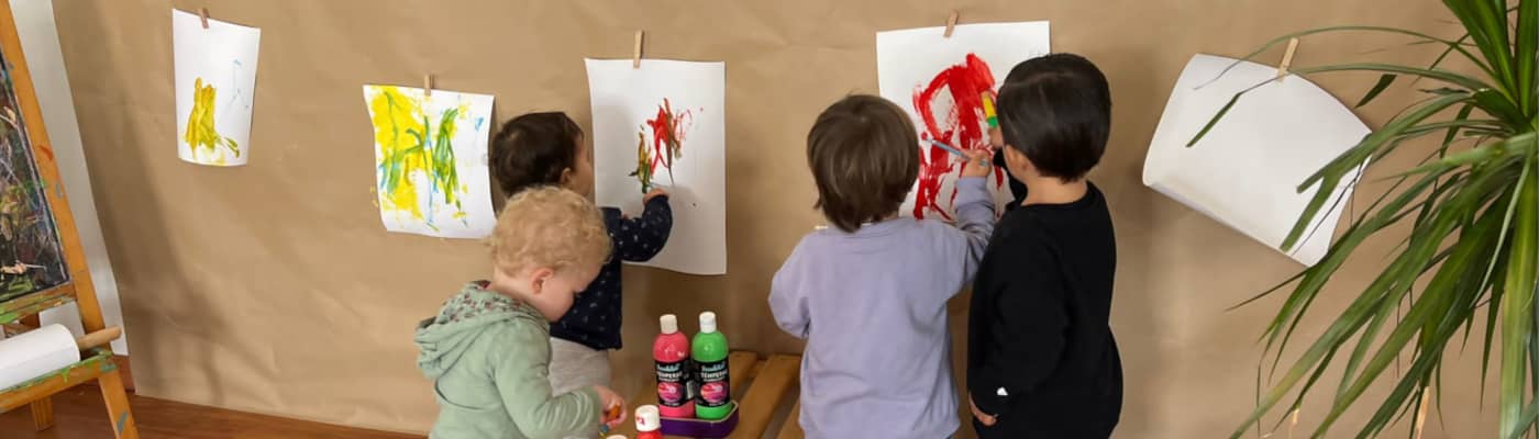 Bebé en comunidad nido Montessori